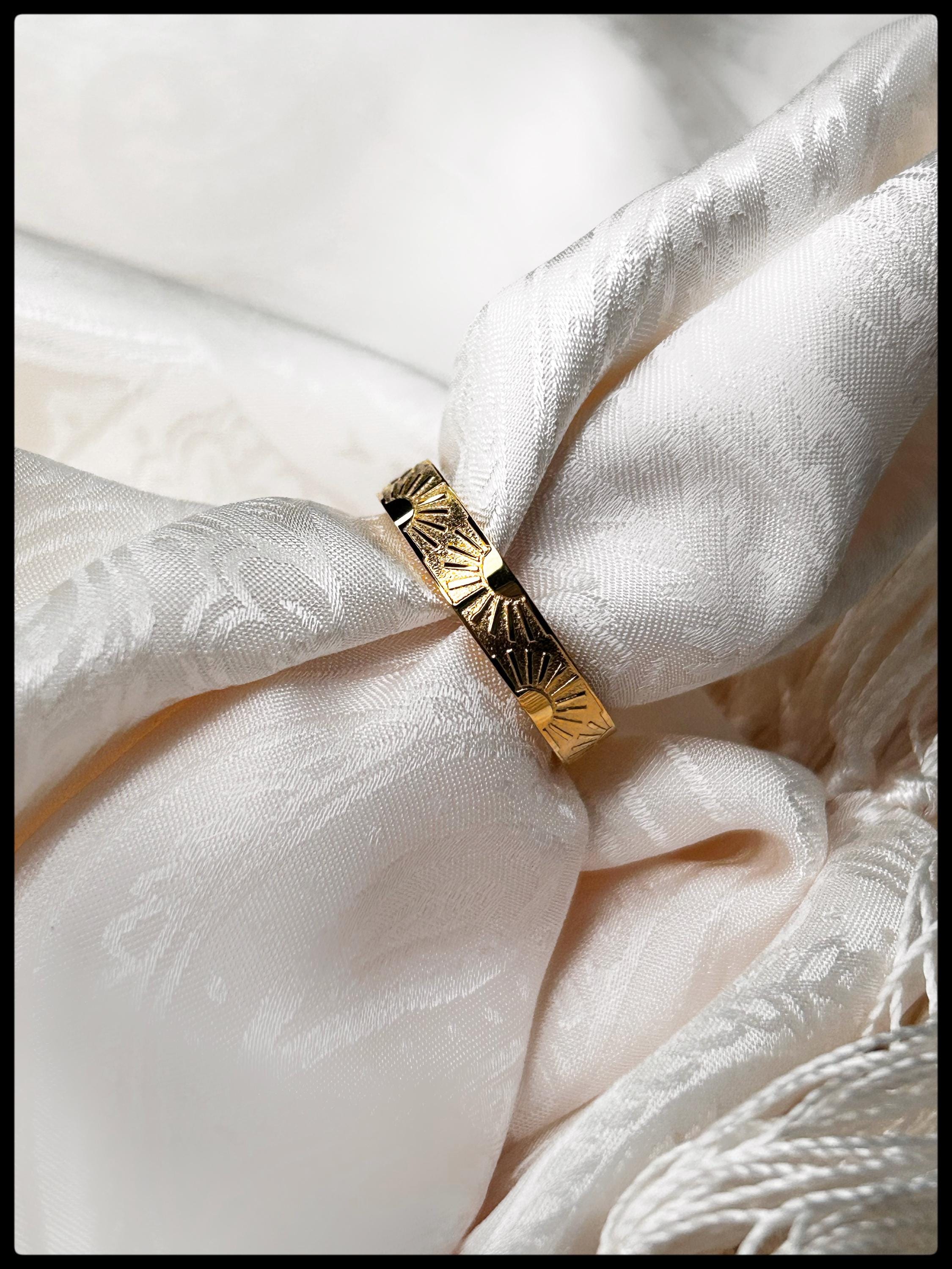 SunCore Golden Sun Ring