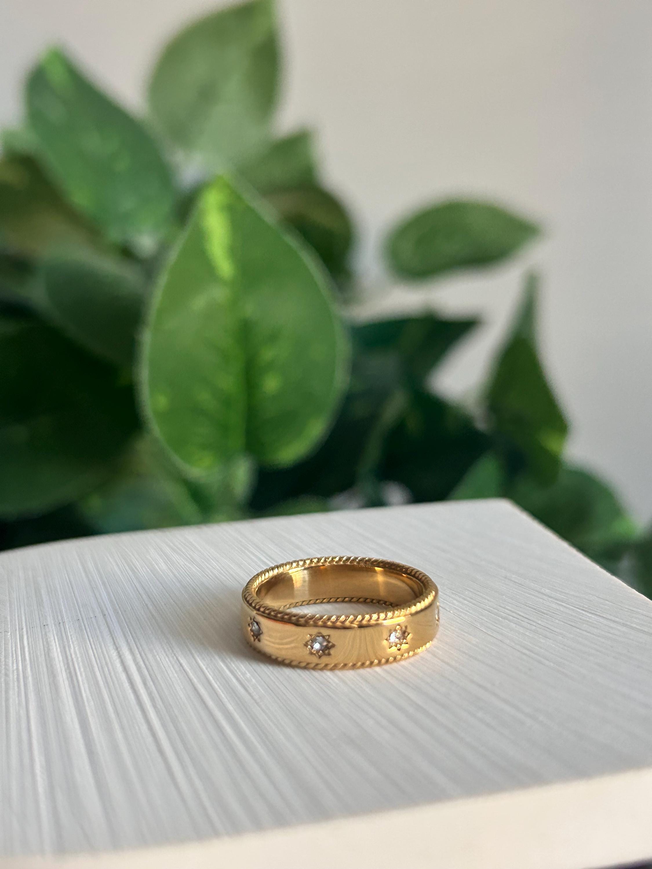Starburst Golden Band Ring