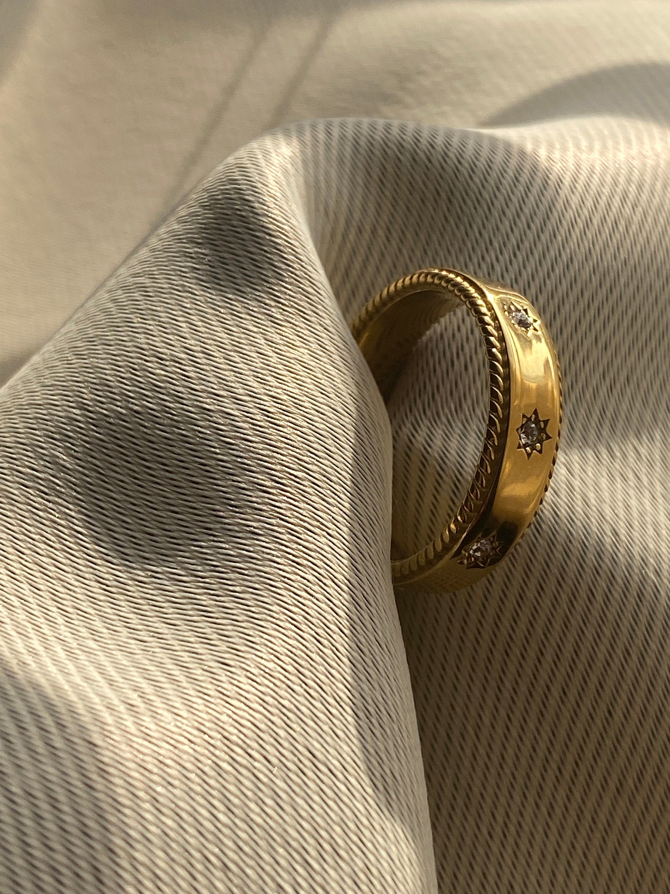 Starburst Golden Band Ring