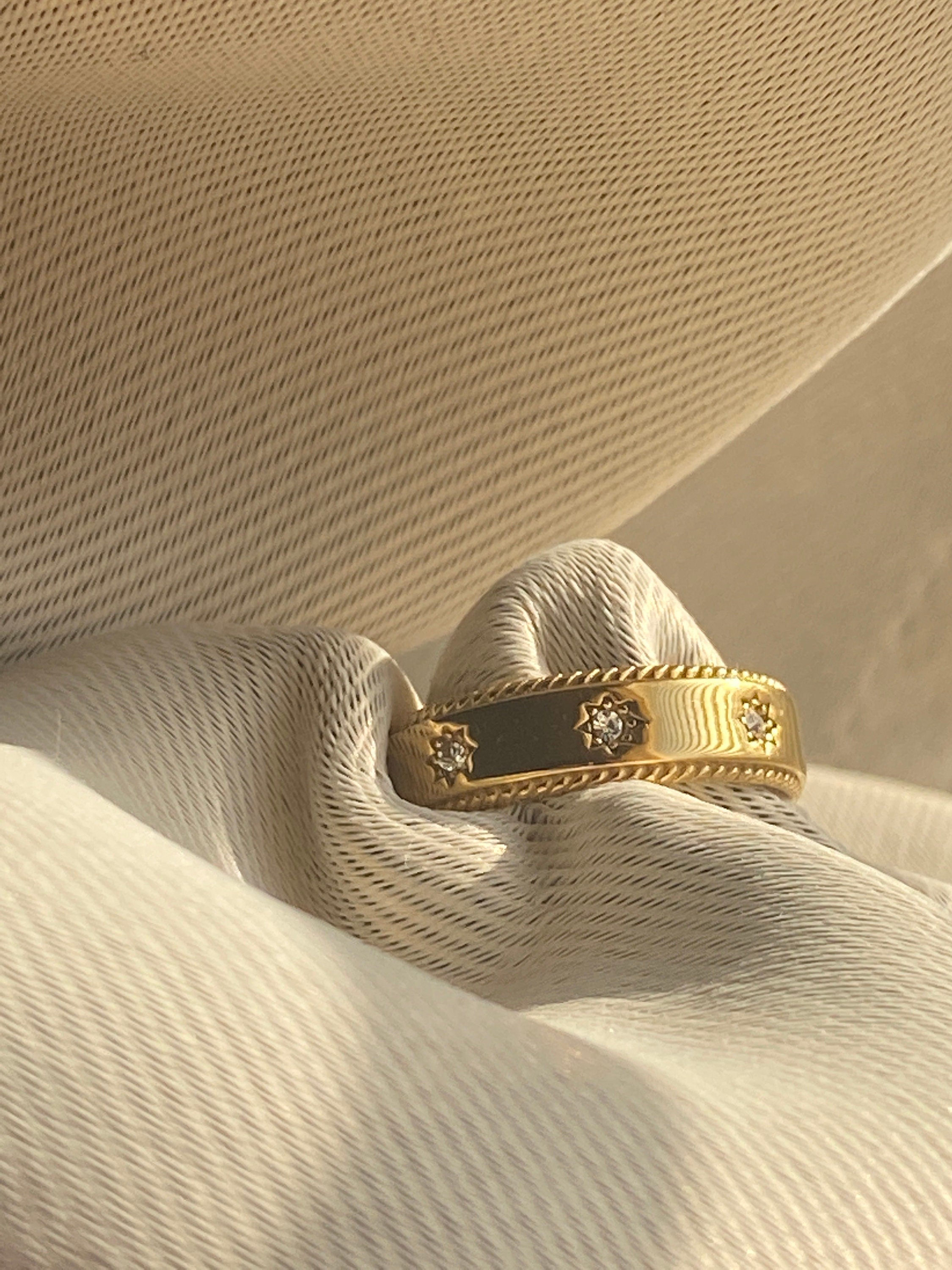 Starburst Golden Band Ring