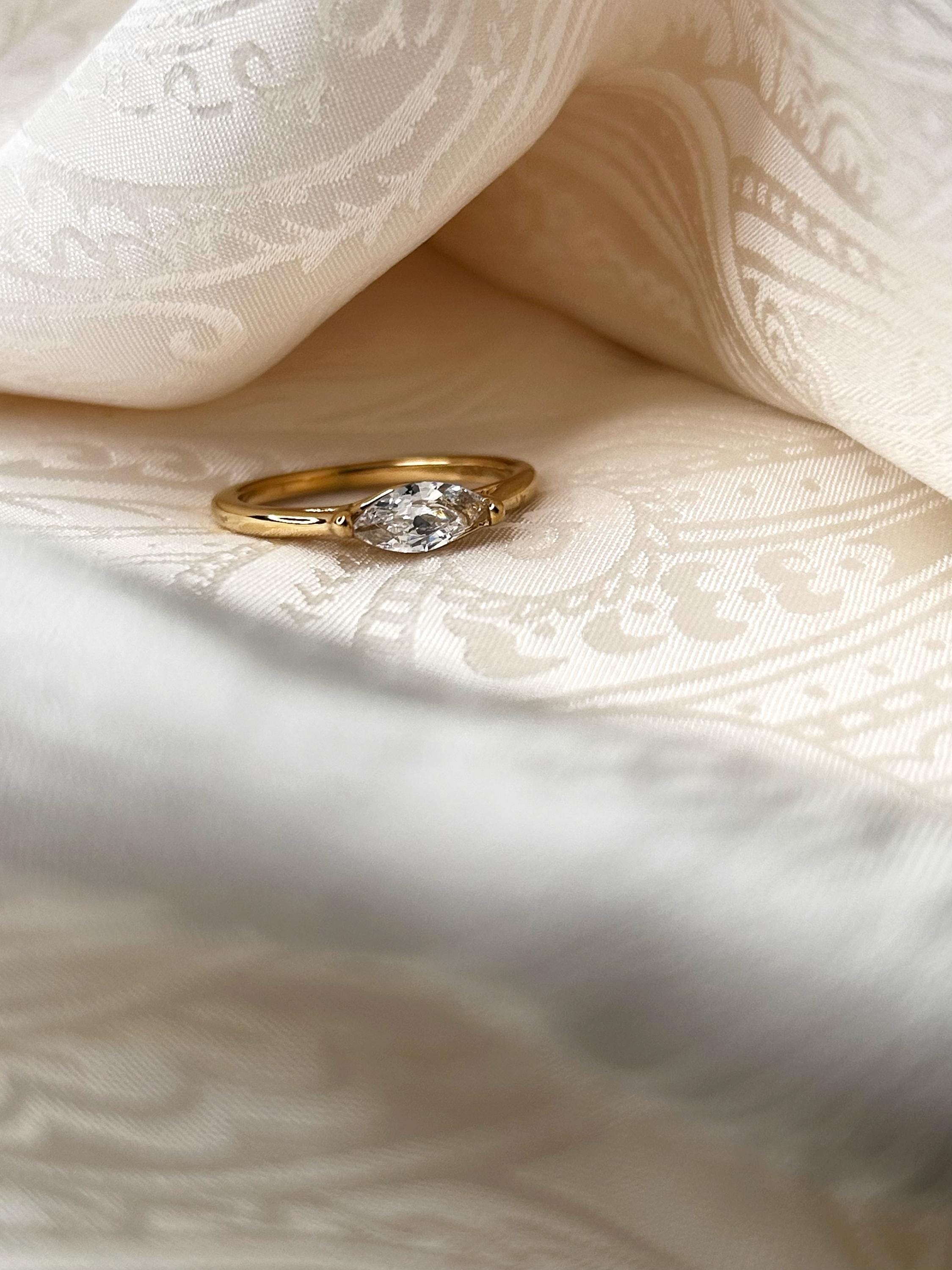 Marquise Ave Ring