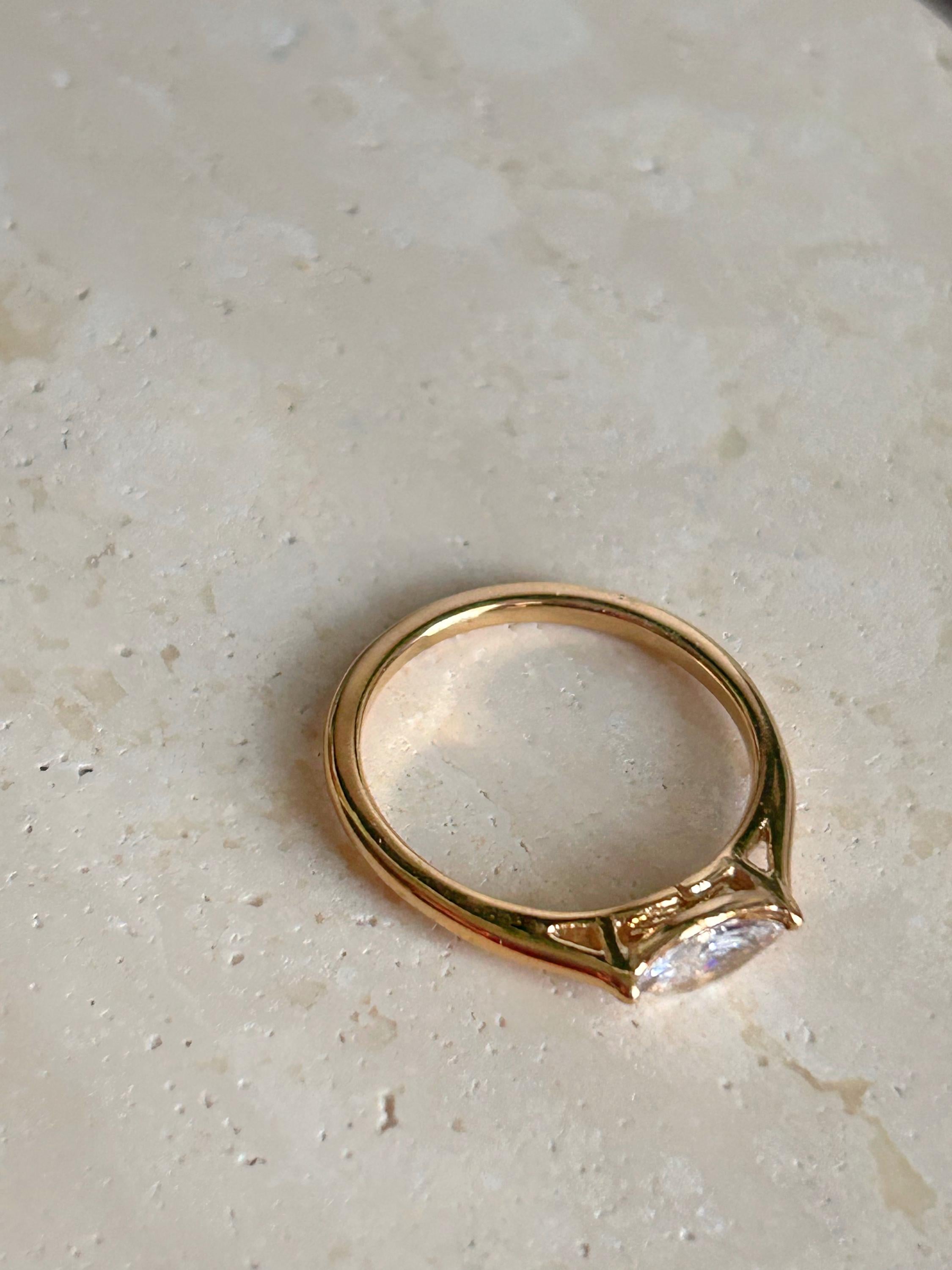 Marquise Ave Ring